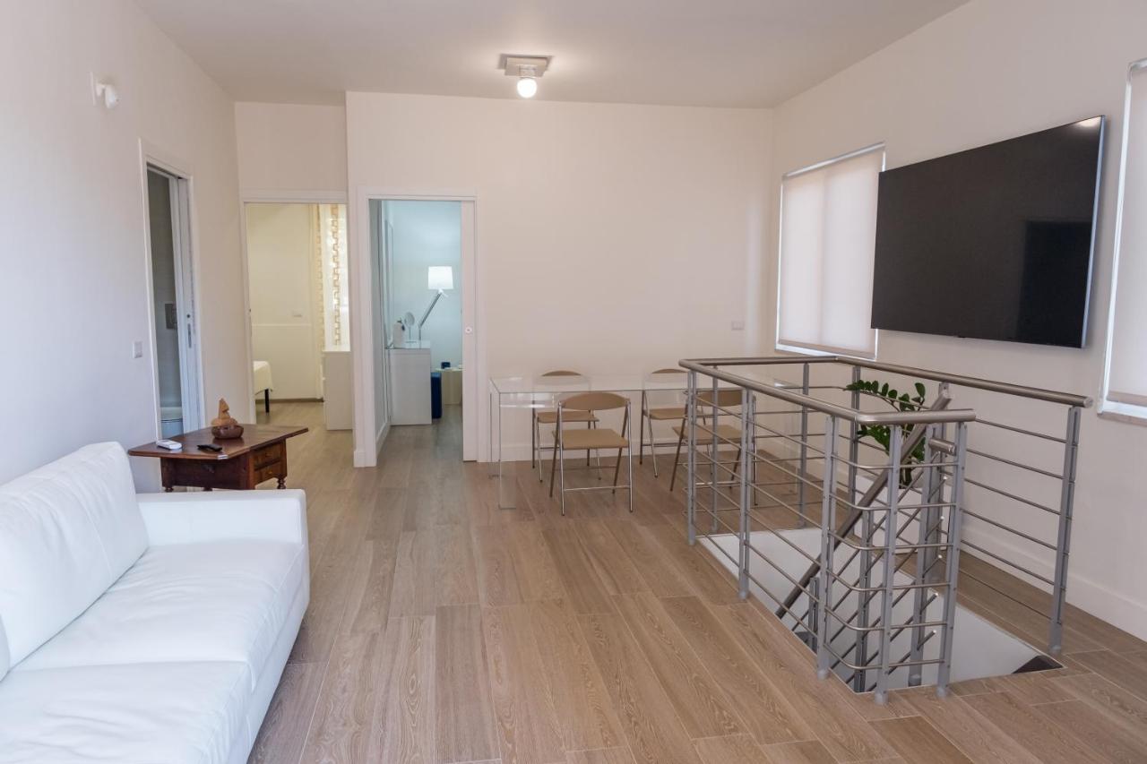 Teatro Apartments Mondello Palermo Eksteriør billede