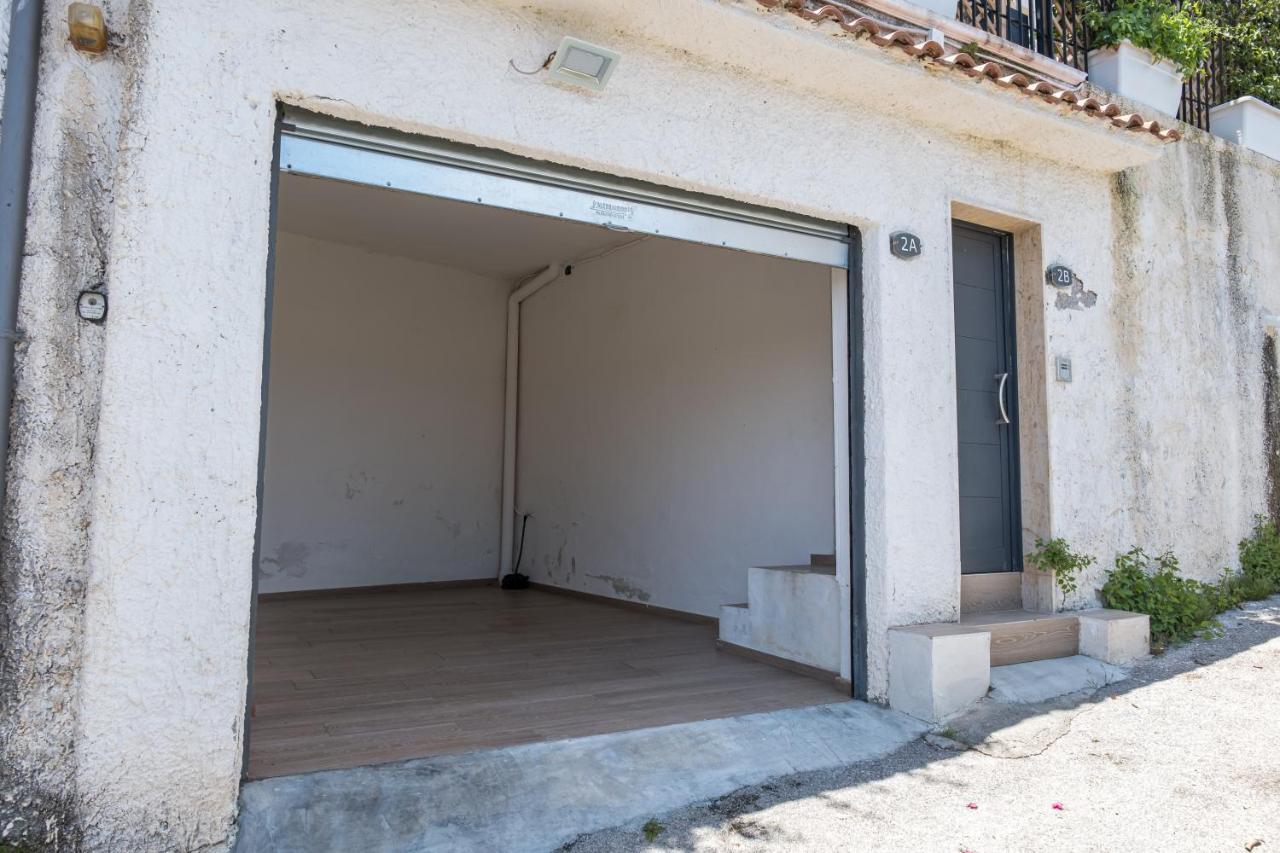 Teatro Apartments Mondello Palermo Eksteriør billede